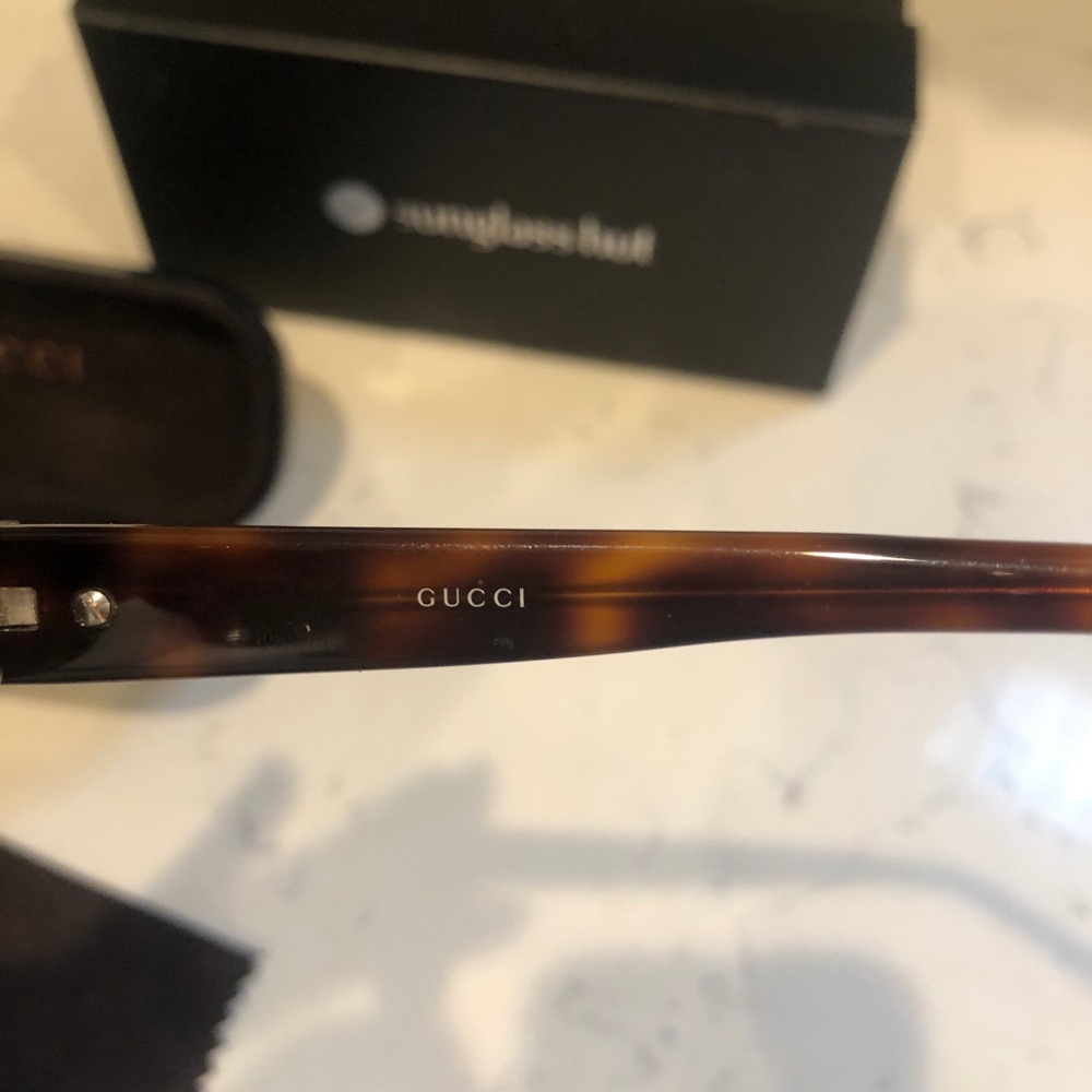 Authentic Gucci sunglasses - Picture 7 of 8